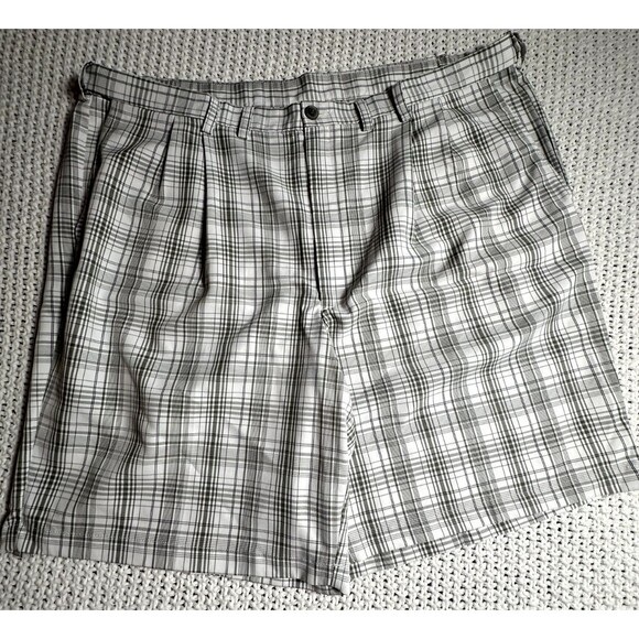 Haggar Mens Cool 18 Performance Short Flat Front White/Gray Plaid Size 46 - Picture 1 of 6